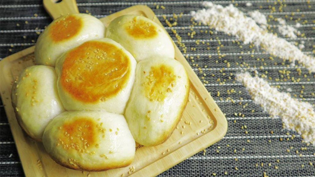 Cách làm bánh mì ngọt không cần lò nướng (2)