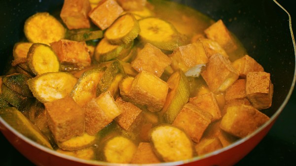 Cách làm món bún ốc chuối đậu và lẩu ốc chuối đậu (3)