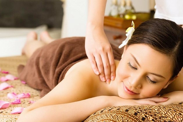 Công dụng của massage trị liệu đau cổ vai gáy