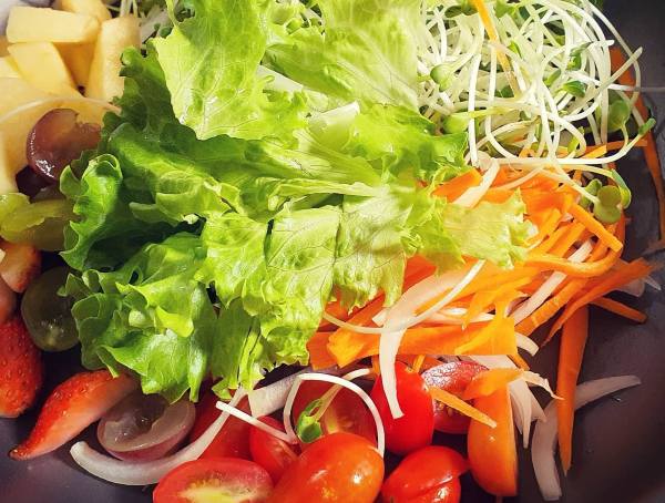 Cách làm Salad Rau Mầm Chanh Dây