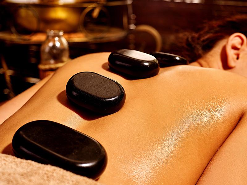 Công dụng của massage body đá nóng đối với sức khỏe